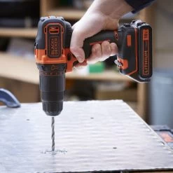 Black & Decker Perceuse à Percussion Sans Fil - 18 V - 1,5 Ah - 2 Vitesses - 104 Accessoires - Livrée En Boite à Outil (BDCHD18S1KA-QW) 11 Black & Decker Perceuse à Percussion Sans Fil - 18 V - 1,5 Ah - 2 Vitesses - 104 Accessoires - Livrée En Boite à Outil (BDCHD18S1KA-QW) -Outils Électriques 13949976 4